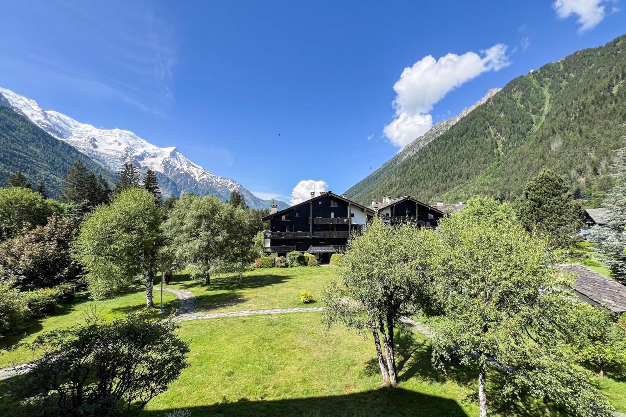 Cozy With View Of Mont Blanc Apartamento *